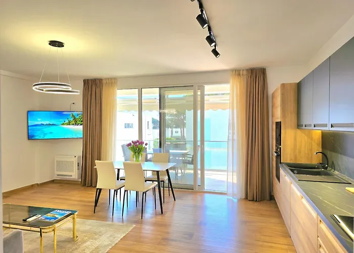 Bay Breeze 293 * Plazhi San Pietro