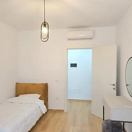 Bay Breeze 293 Апартаменты *